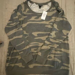 NWT light weight Camo top
